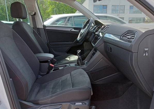 Volkswagen Tiguan cena 104900 przebieg: 82770, rok produkcji 2020 z Buk małe 529